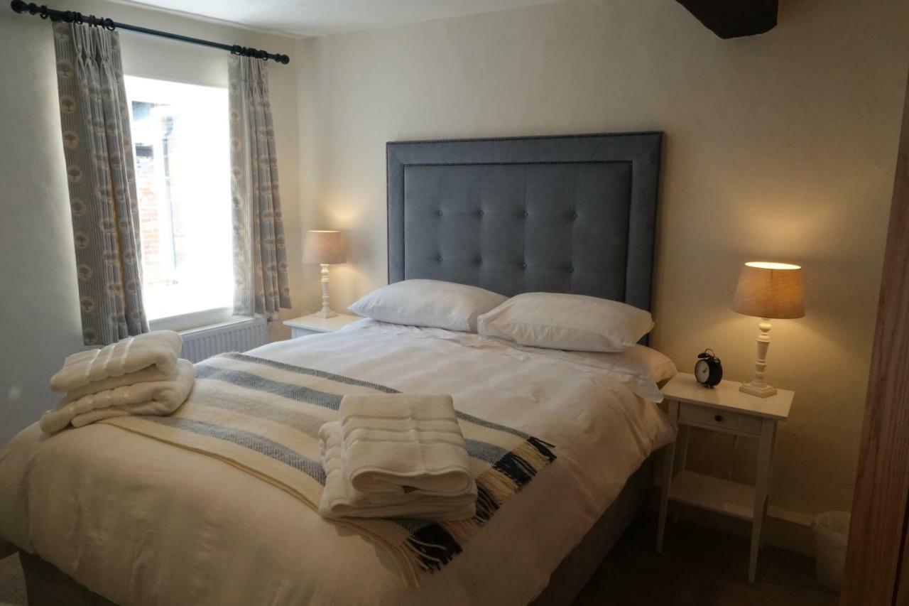 The Yard House Villa Sherborne  Værelse billede